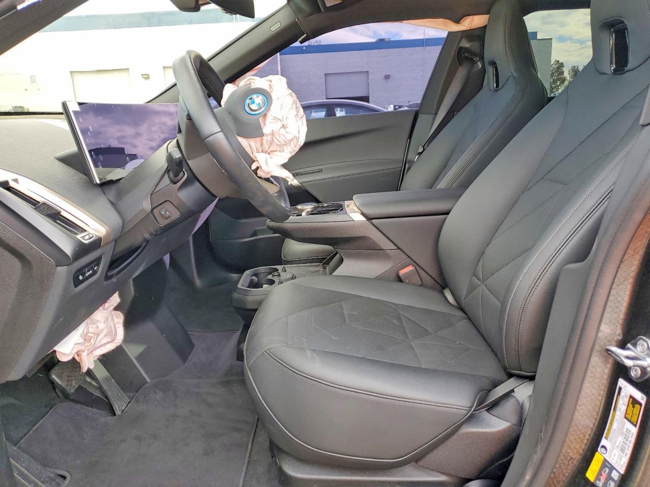 2025 BMW Ix xDrive50 - zdjęcie 7