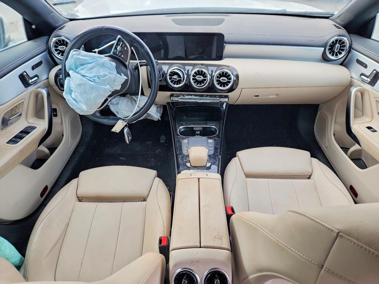 2021 Mercedes-Benz Cla 250 - zdjęcie 8