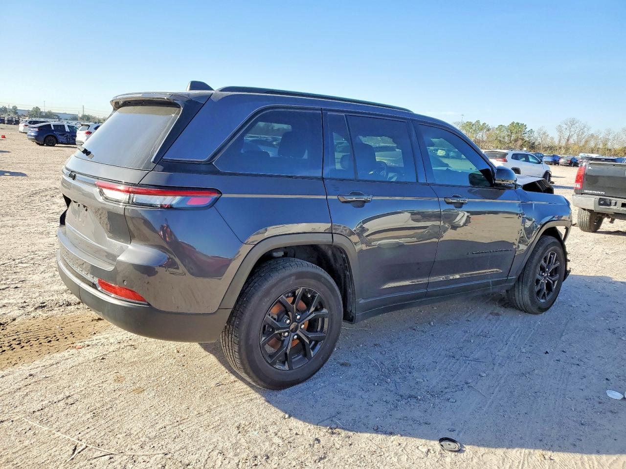 2024 Jeep Grand Cherokee Laredo - zdjęcie 3