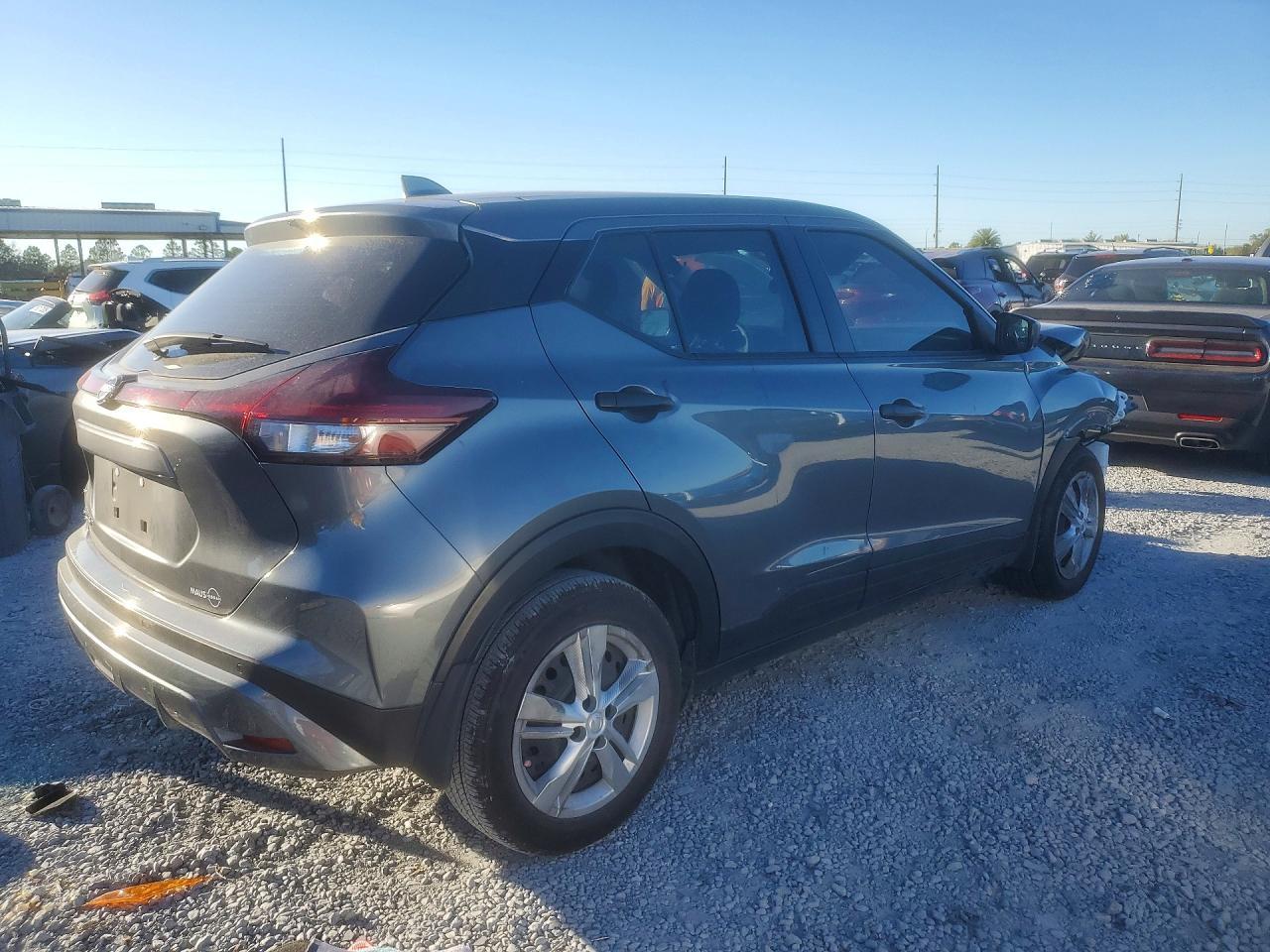 2025 Nissan Kicks Play S - zdjęcie 3