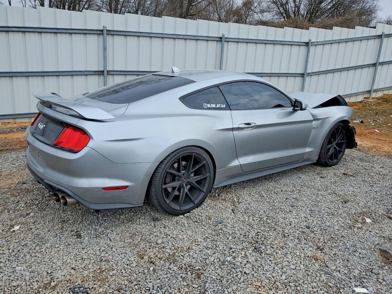 2021 Ford Mustang Gt - zdjęcie 3