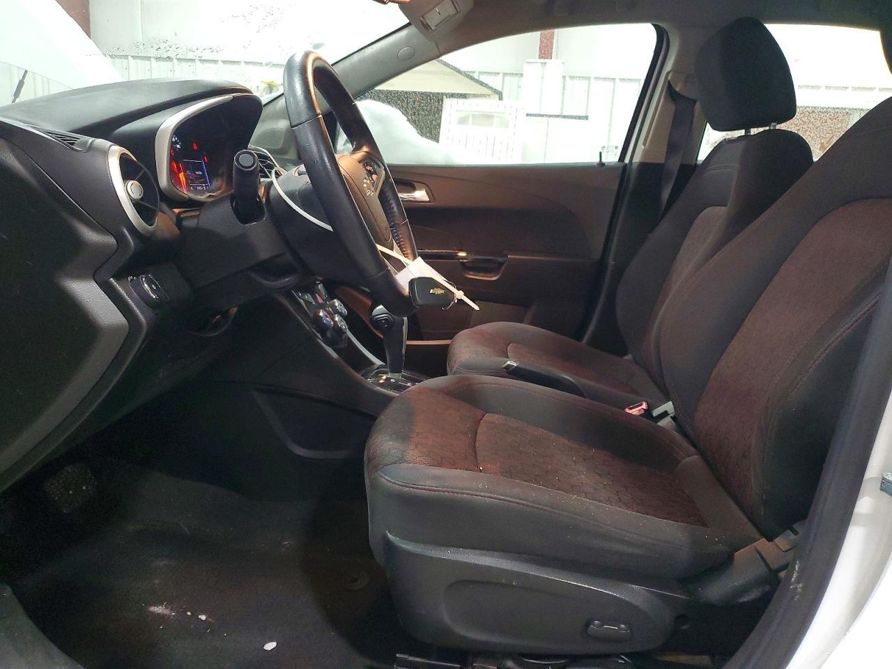 2020 Chevrolet Sonic Lt - zdjęcie 7