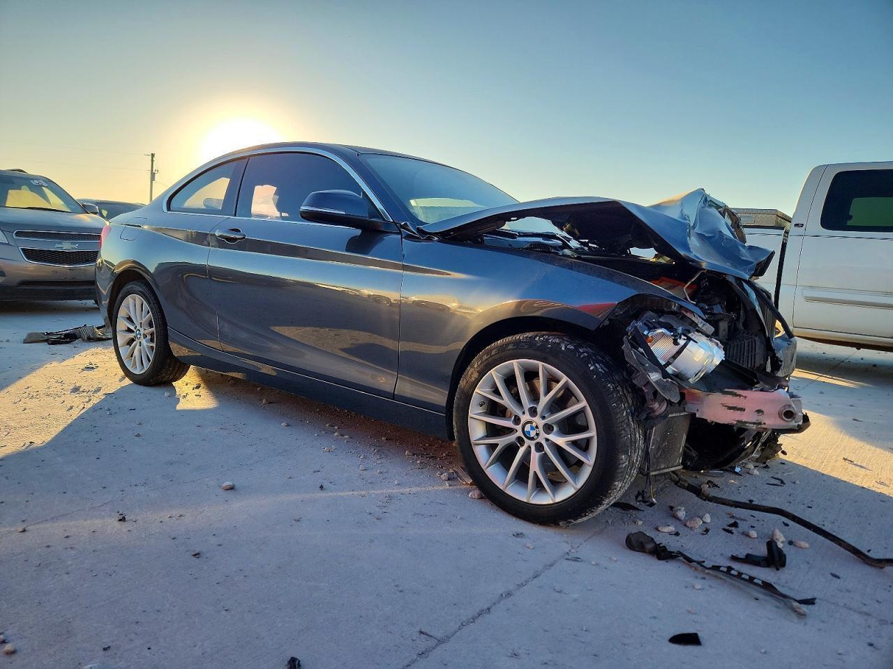 BMW Seria 2 - zdjęcie 4