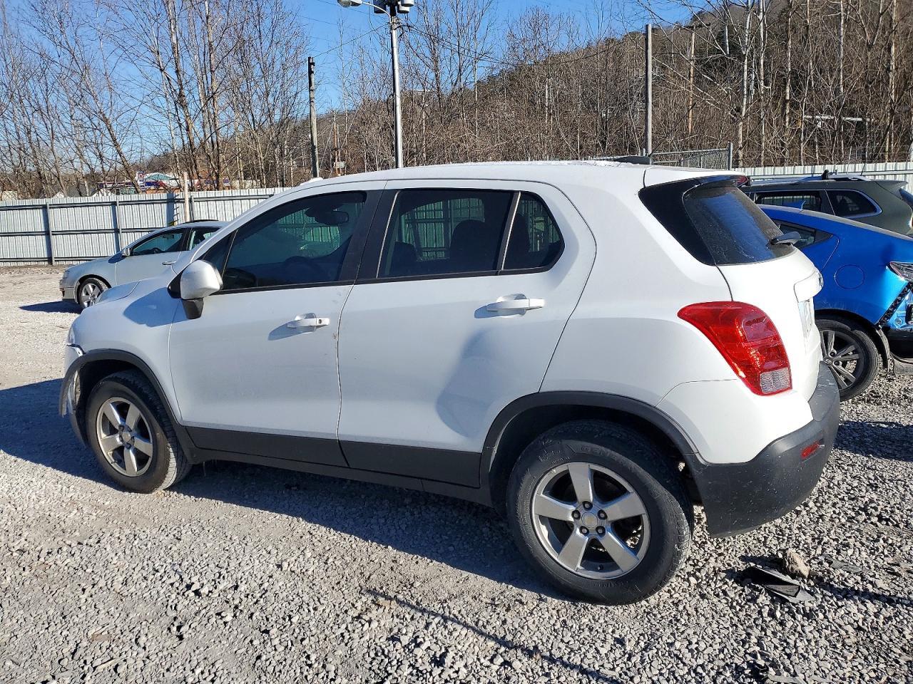 2016 Chevrolet Trax Ls - zdjęcie 2