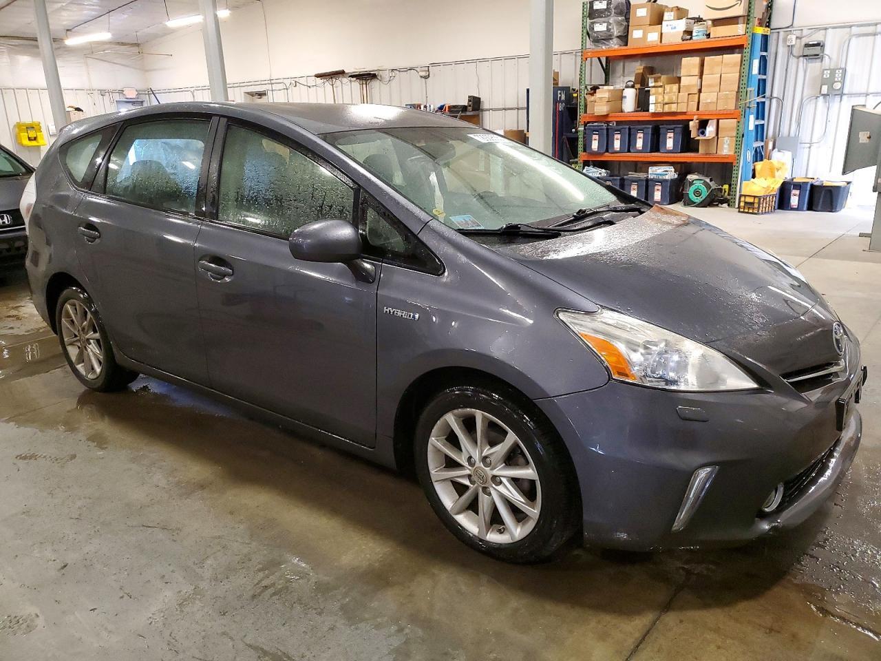 2013 Toyota Prius V - zdjęcie 4