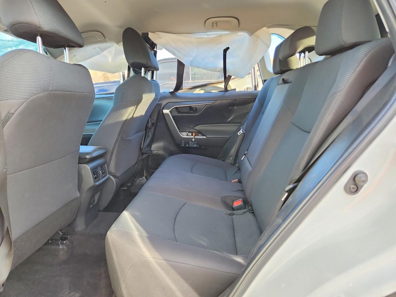 2022 Toyota Rav4 Le - zdjęcie 11