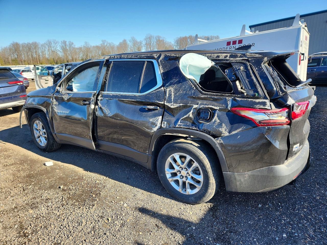 2021 Chevrolet Traverse Ls - zdjęcie 2
