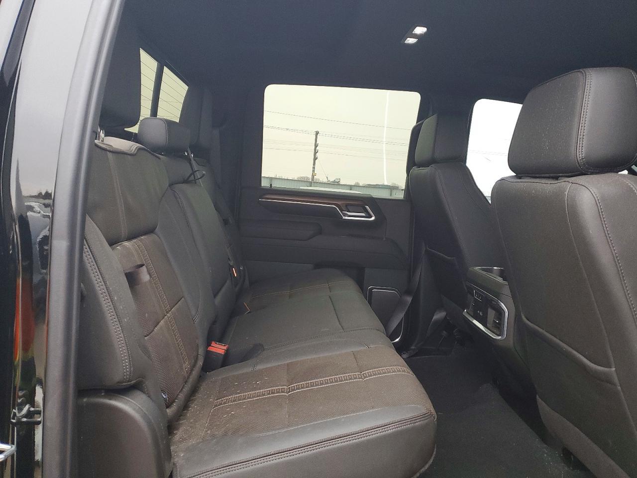 2025 Chevrolet Silverado K3500 High Country - zdjęcie 10