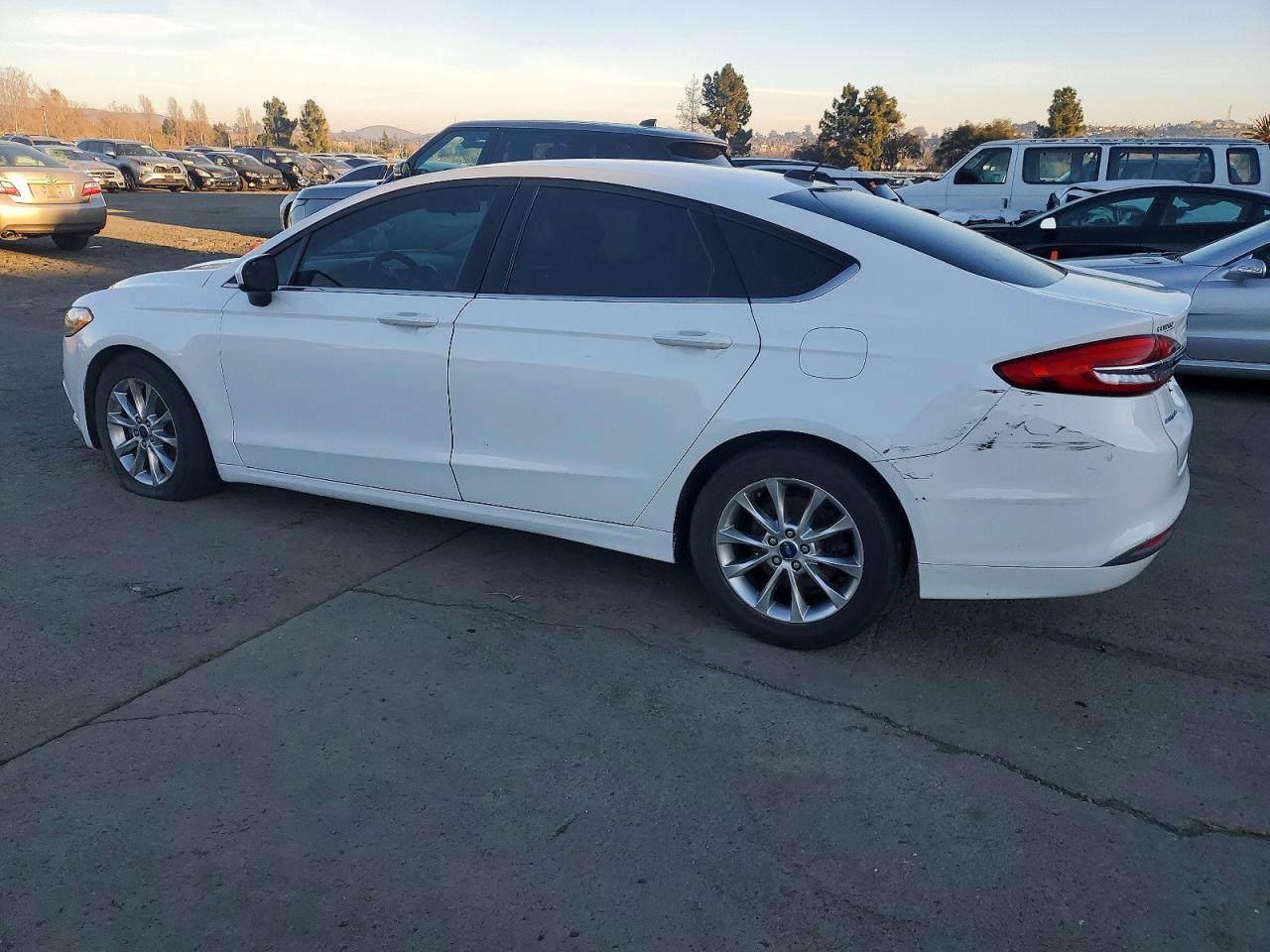 2017 Ford Fusion Se - zdjęcie 2