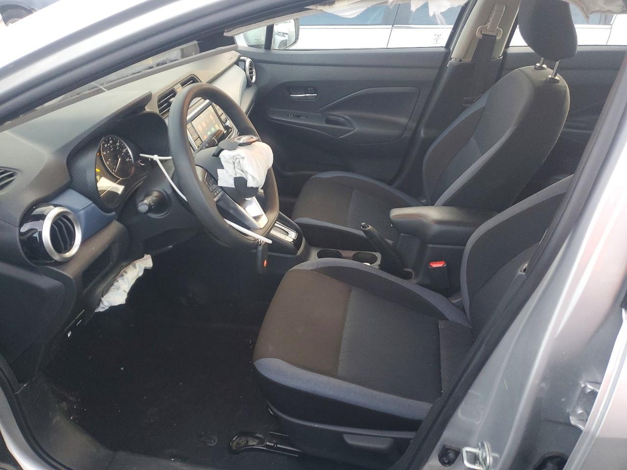 2025 Nissan Versa Sv - zdjęcie 7