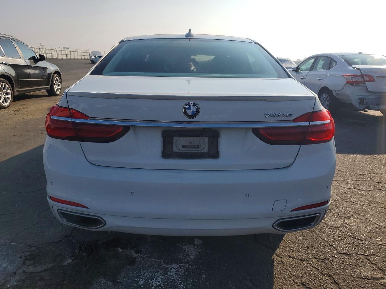 2018 BMW 740 Xe - zdjęcie 6