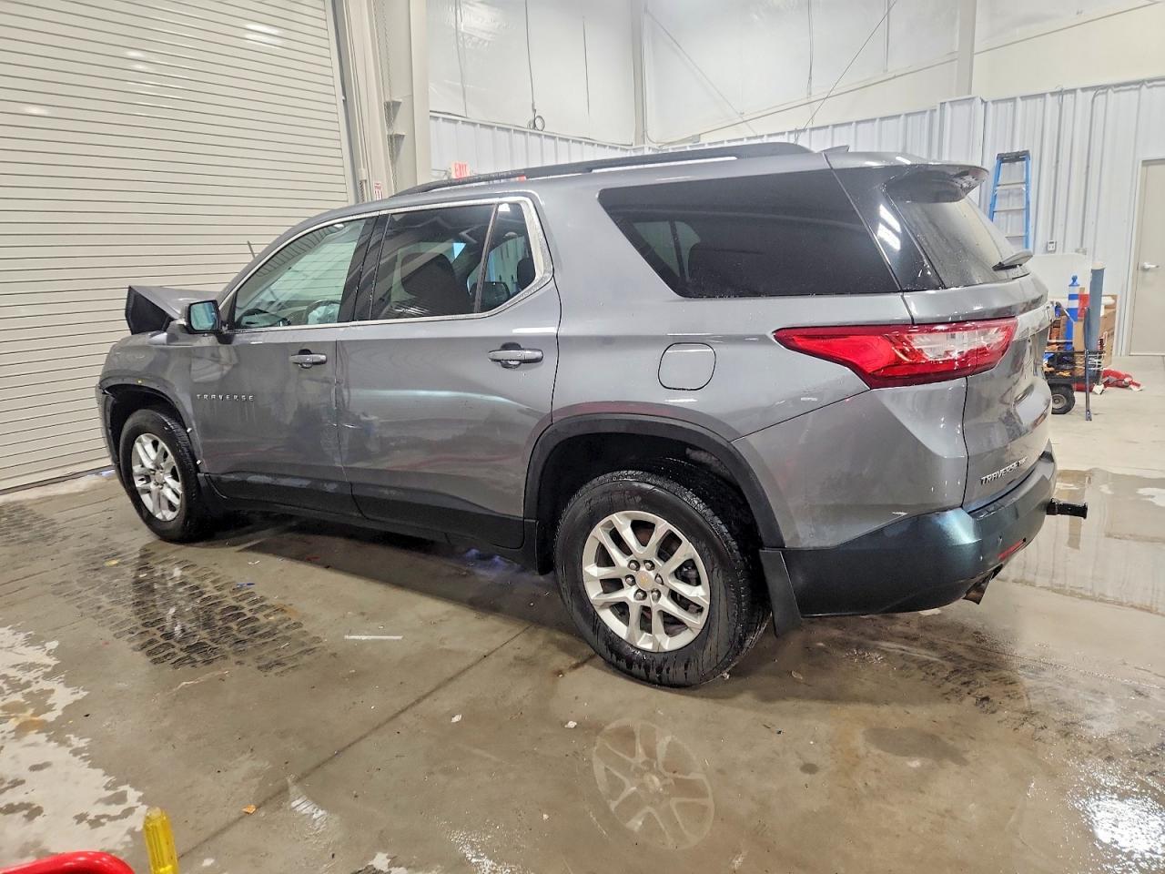 2021 Chevrolet Traverse Lt - zdjęcie 2