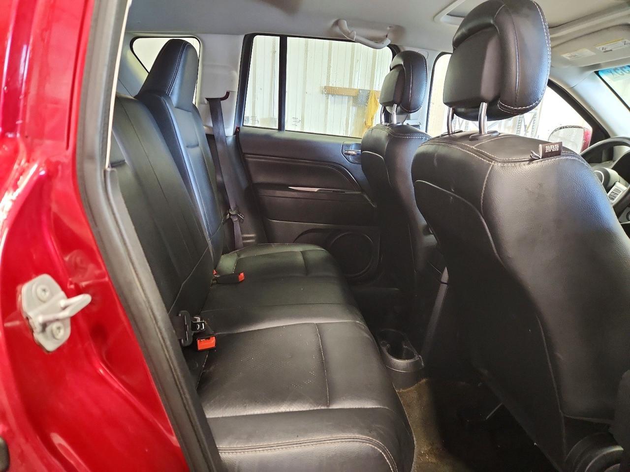 2016 Jeep Compass Latitude - zdjęcie 11