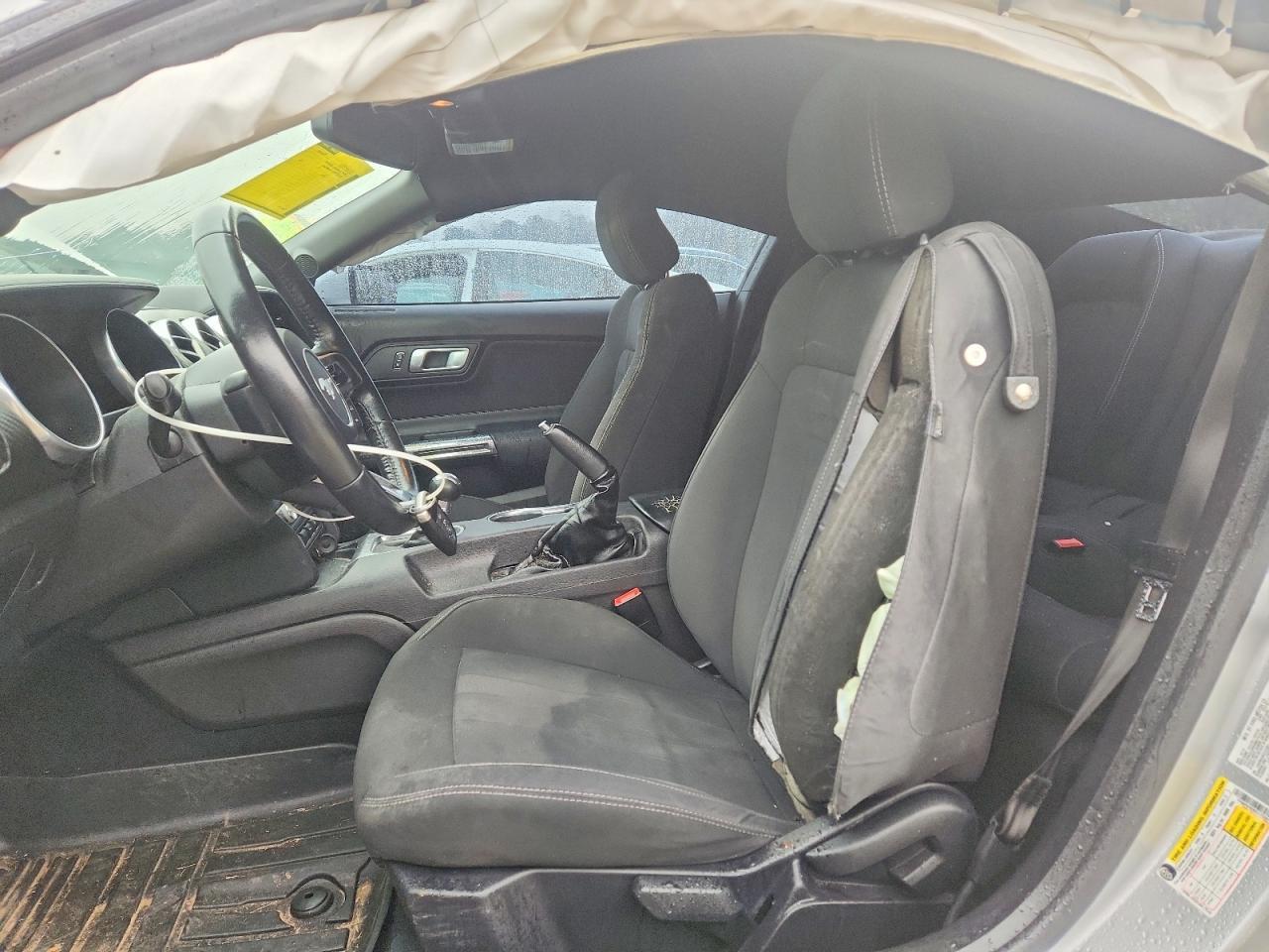 2019 Ford Mustang - zdjęcie 7