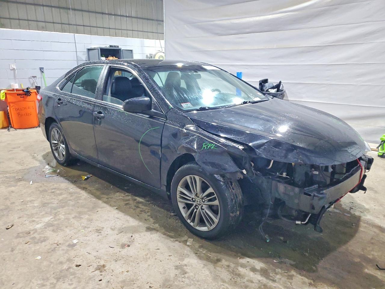 2015 Toyota Camry Le - zdjęcie 4