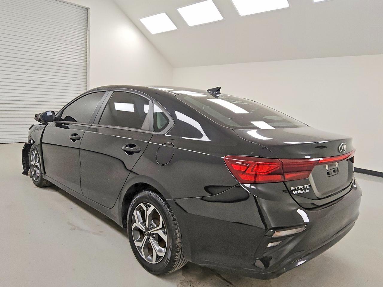 2021 Kia Forte Fe - zdjęcie 2