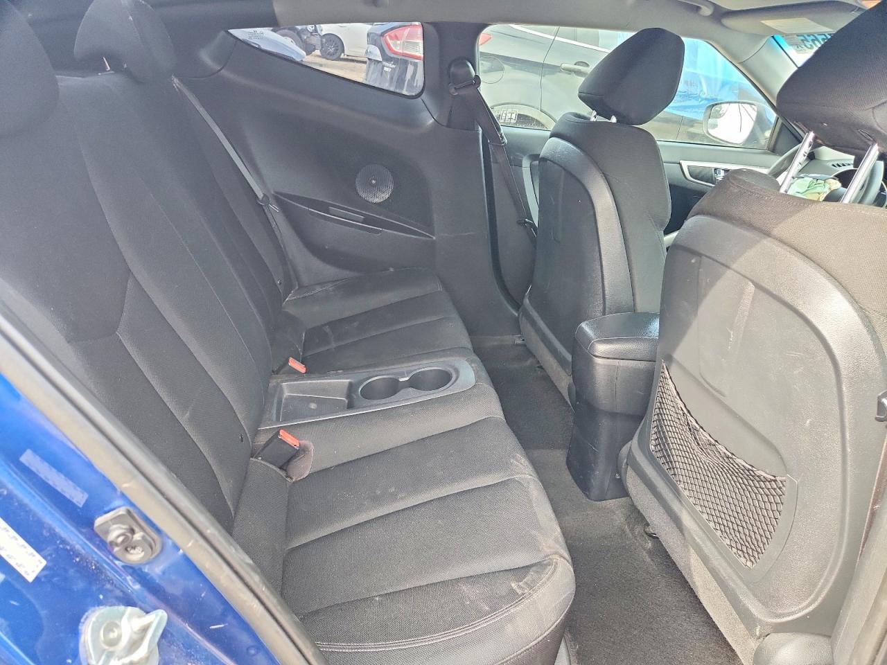 2016 Hyundai Veloster - zdjęcie 10