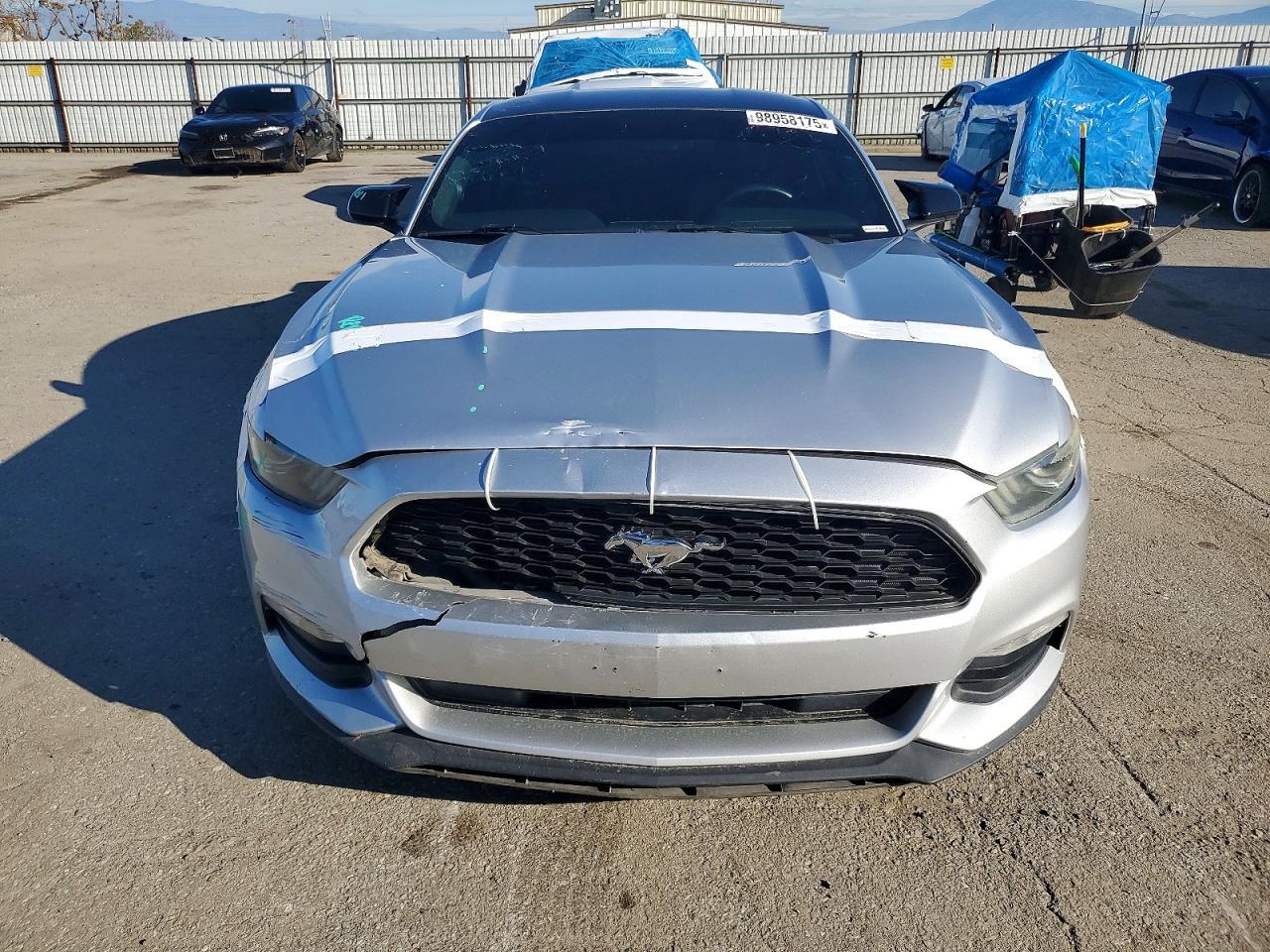 2016 Ford Mustang - zdjęcie 5