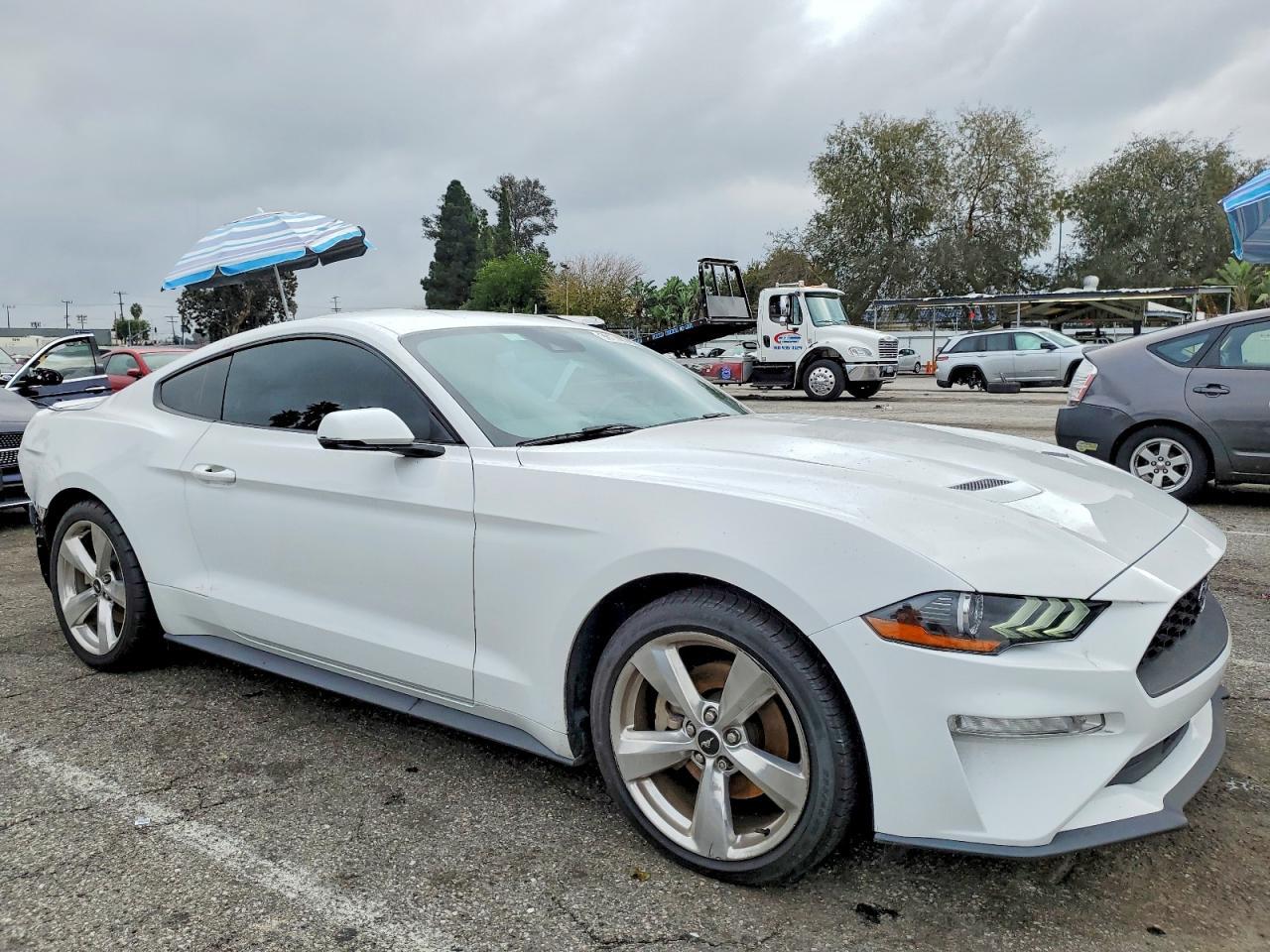 2018 Ford Mustang - zdjęcie 4