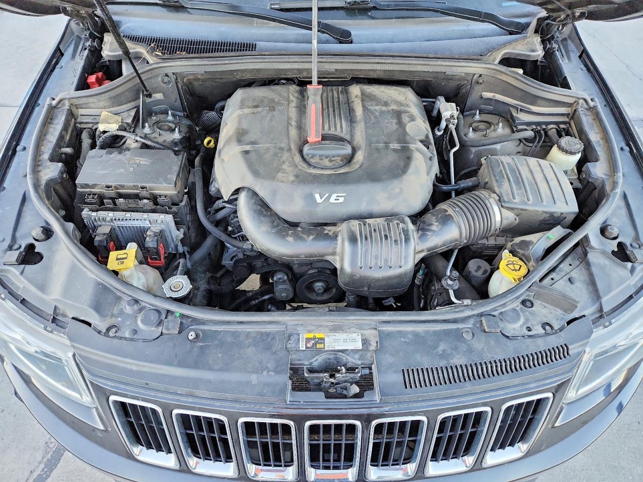 2014 Jeep Grand Cherokee Laredo - zdjęcie 12