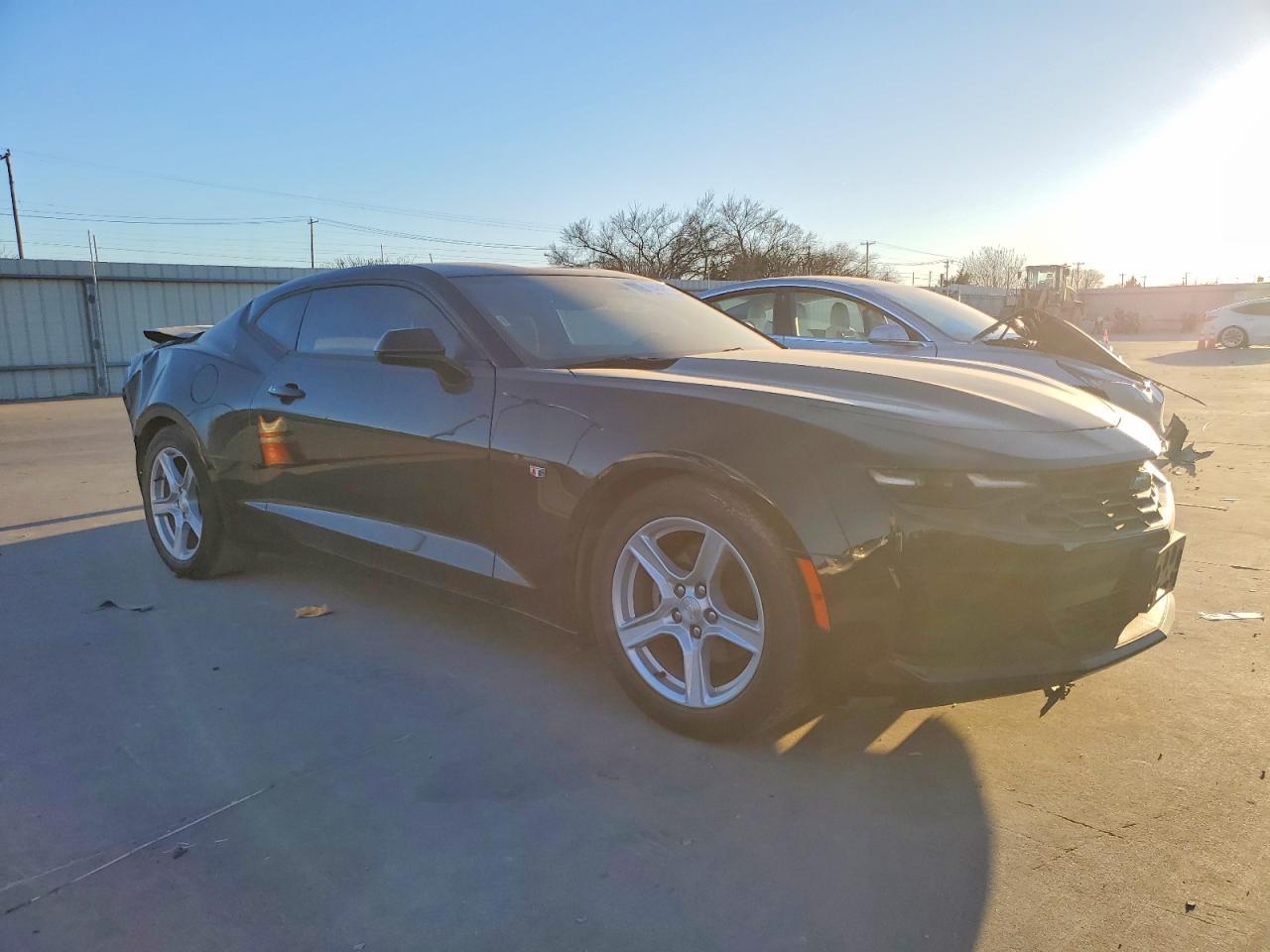 2022 Chevrolet Camaro Ls - zdjęcie 4