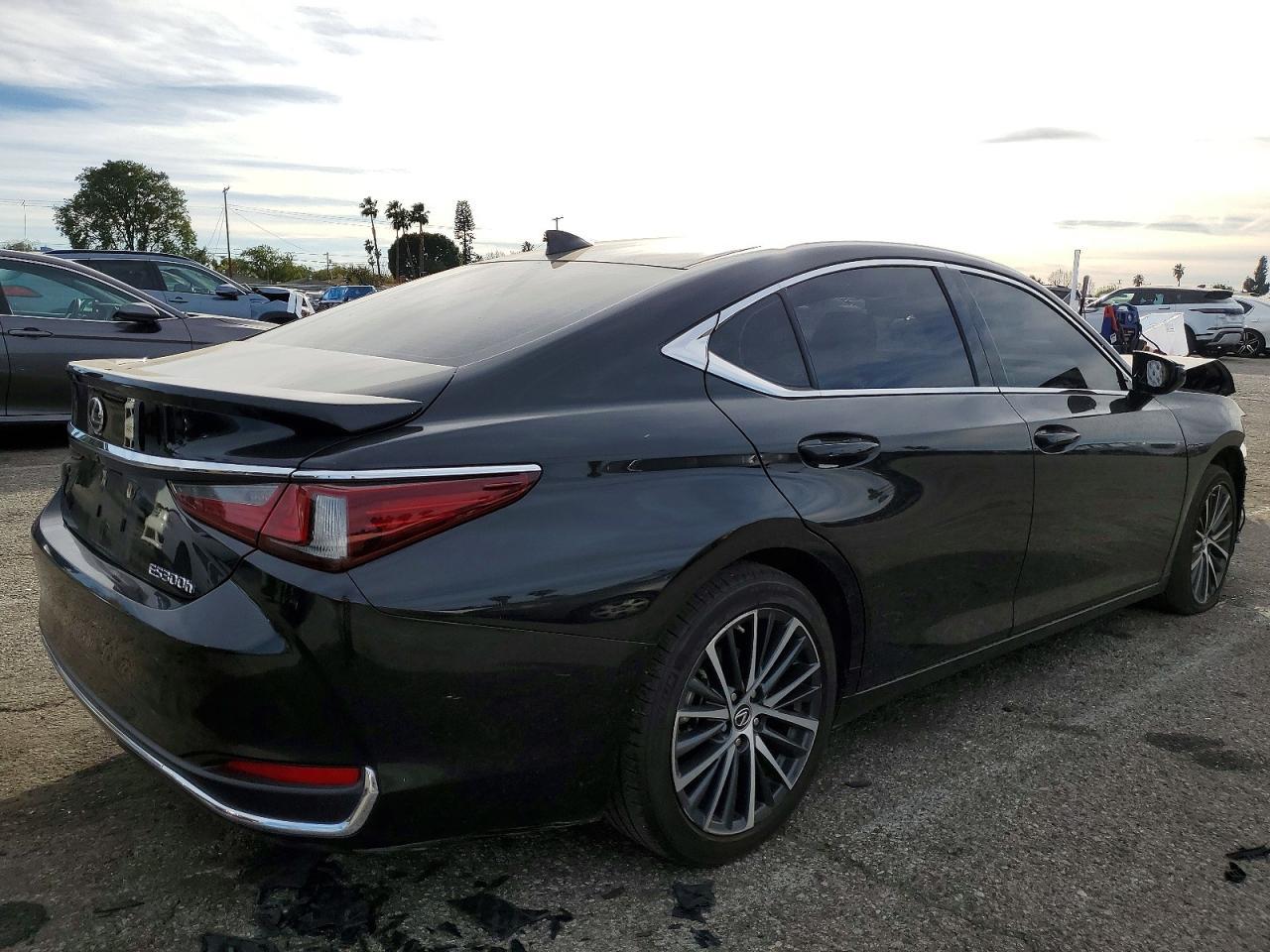 2025 Lexus Es 300H Base - zdjęcie 3