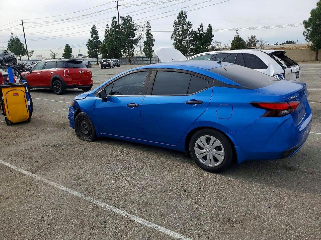 2020 Nissan Versa S - zdjęcie 2