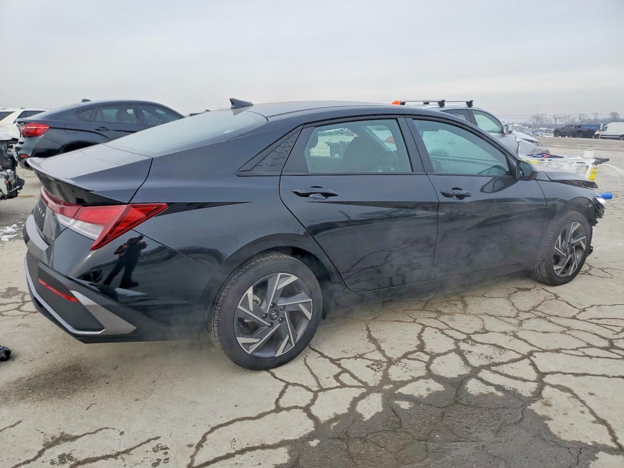 2025 Hyundai Elantra Sel Sport - zdjęcie 3