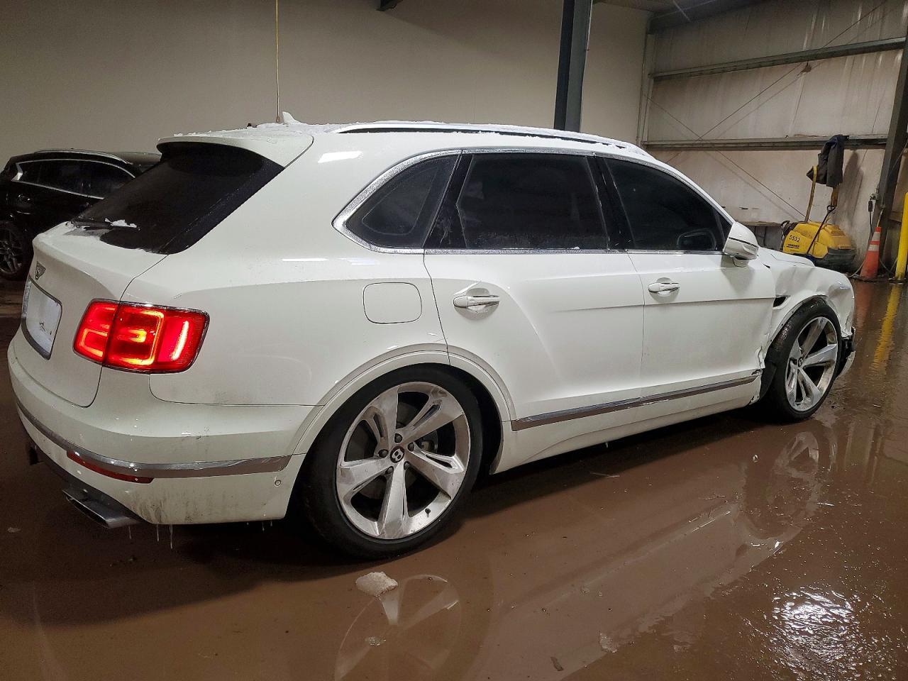 2018 Bentley Bentayga - zdjęcie 3