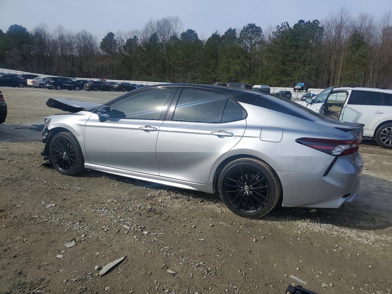 2024 Toyota Camry Xse - zdjęcie 2
