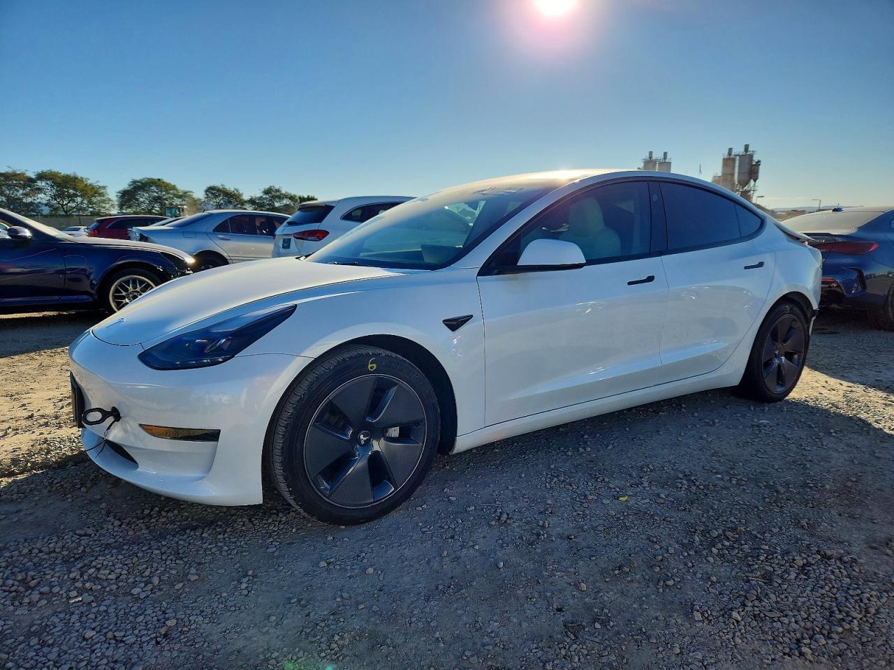 2023 Tesla Model 3 - zdjęcie główne