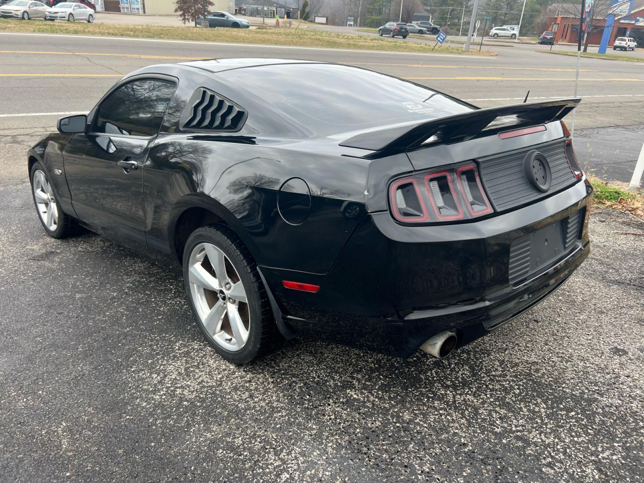 Ford Mustang - zdjęcie 3