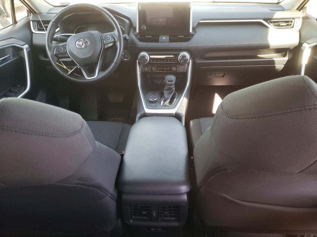 2023 Toyota Rav4 Xle - zdjęcie 8