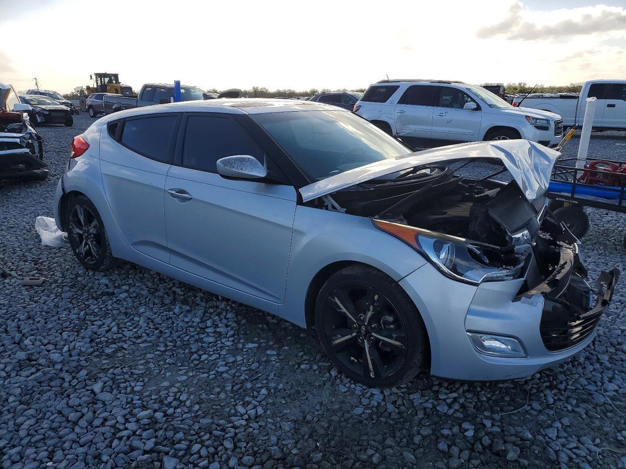 Hyundai Veloster - zdjęcie 4