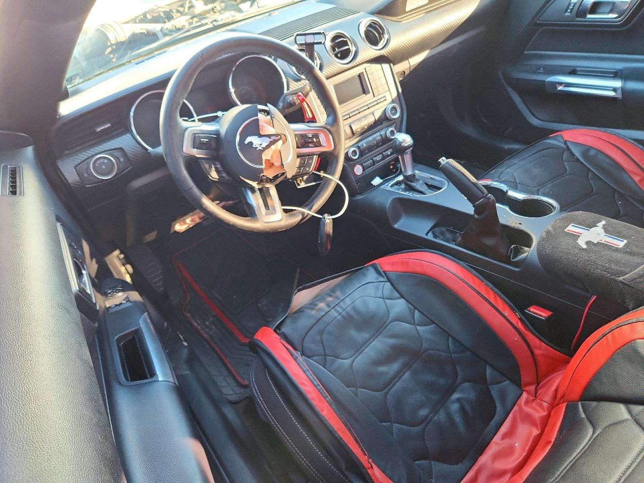 2017 Ford Mustang - zdjęcie 8