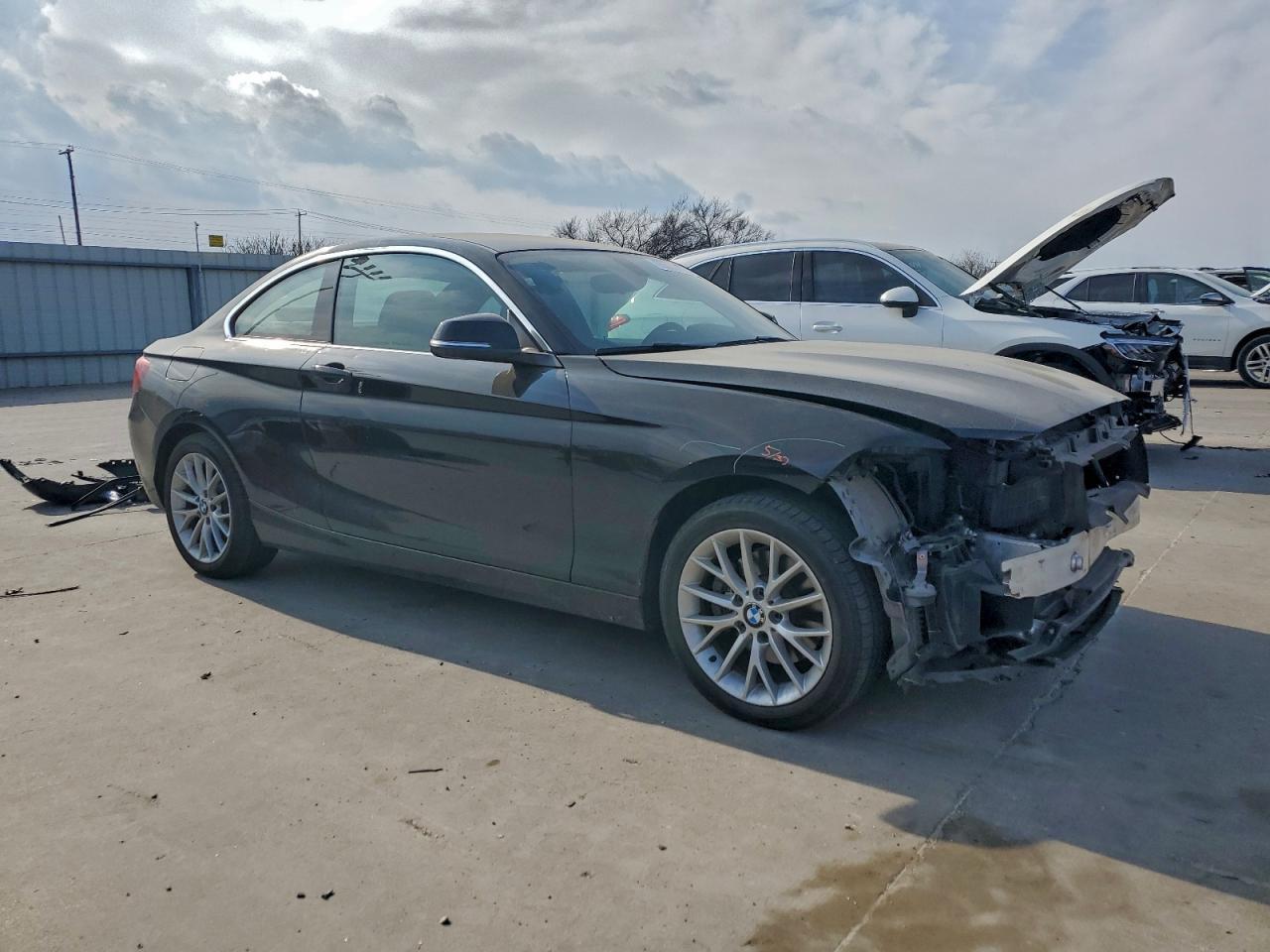 BMW Seria 2 - zdjęcie 4