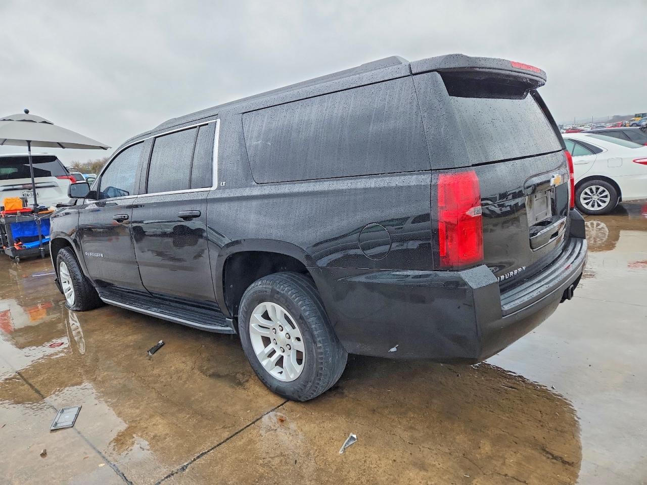 2019 Chevrolet Suburban K1500 Lt - zdjęcie 2