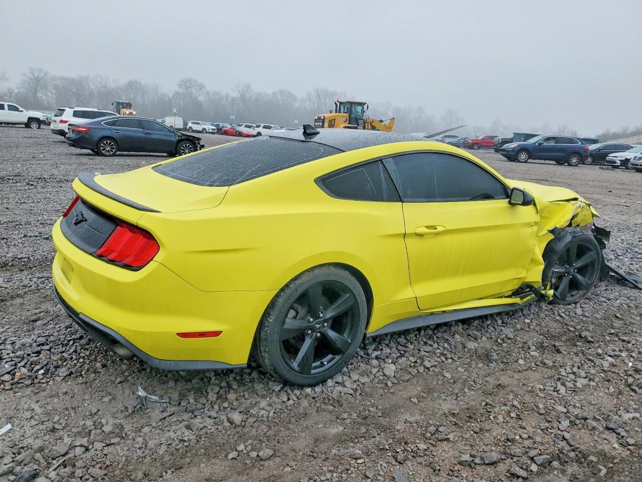 2021 Ford Mustang - zdjęcie 3