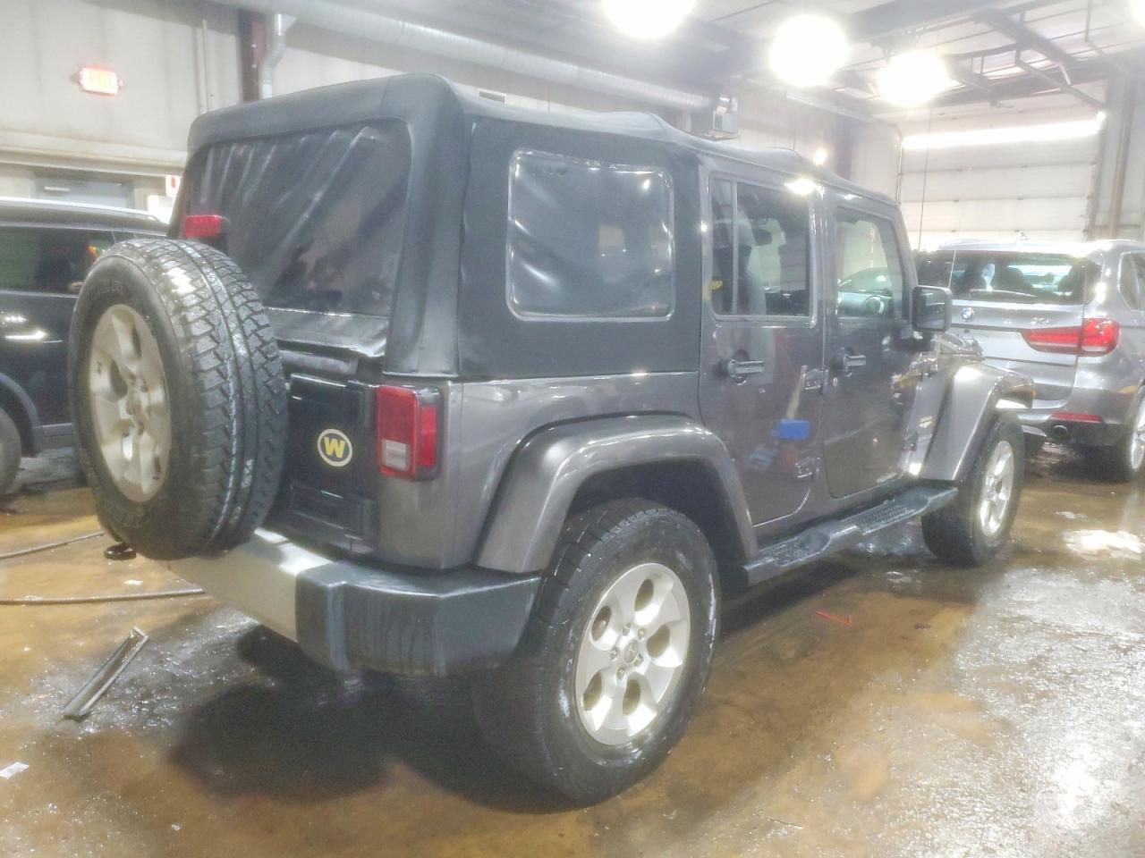 2014 Jeep Wrangler Unlimited Sahara - zdjęcie 3