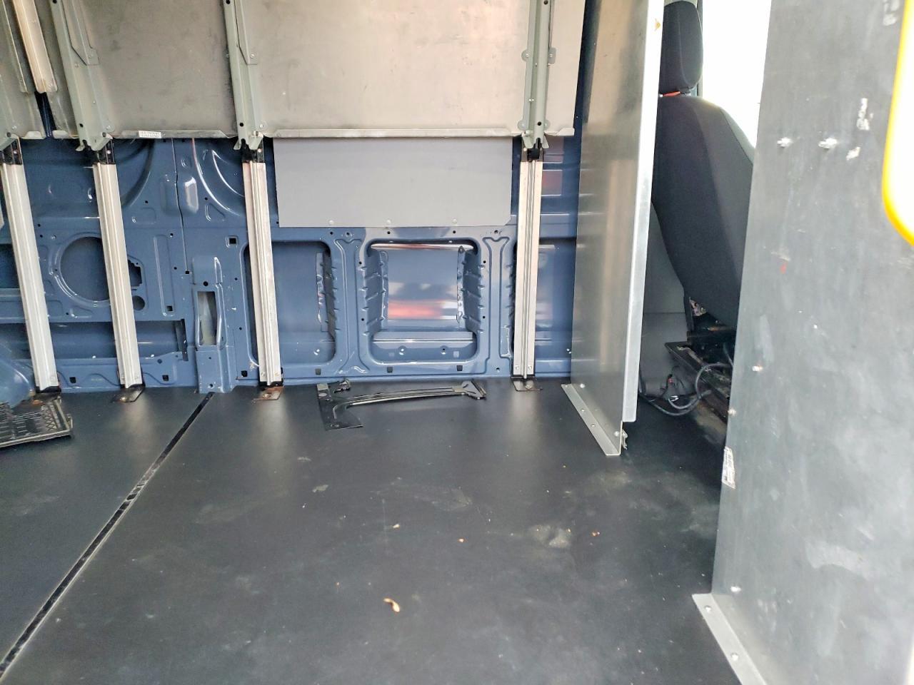 2020 Ford Transit T-250 - zdjęcie 11