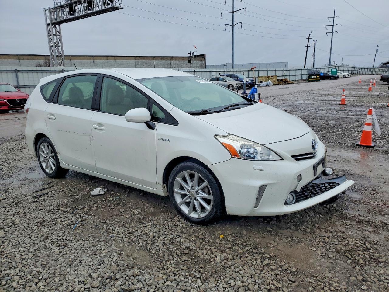 2013 Toyota Prius V - zdjęcie 4