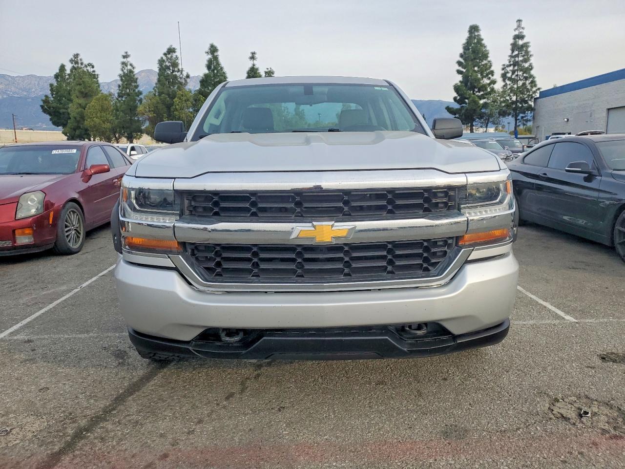 2018 Chevrolet Silverado K1500 - zdjęcie 5