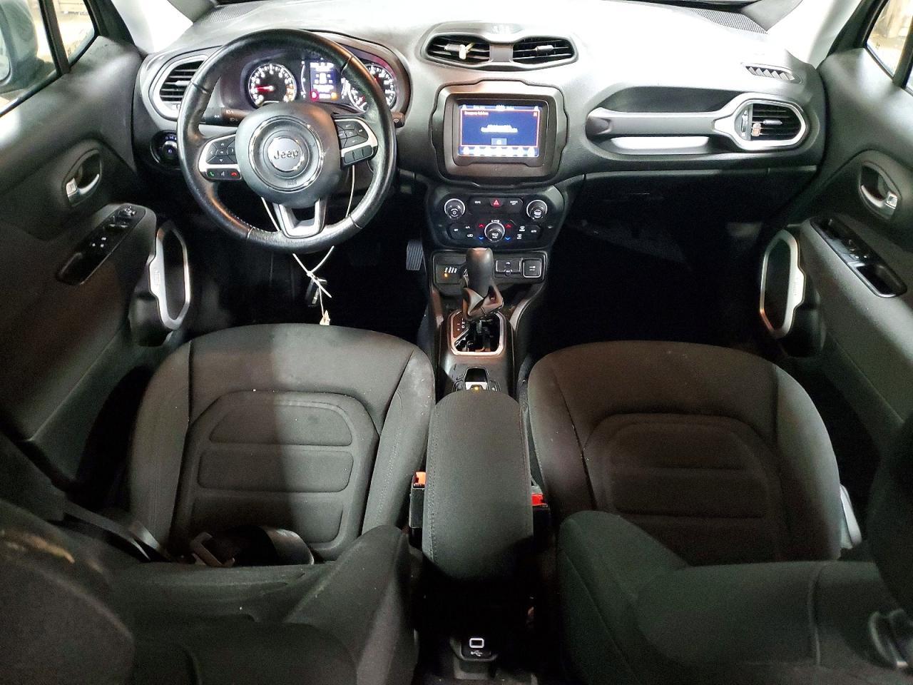 2020 Jeep Renegade Latitude - zdjęcie 8