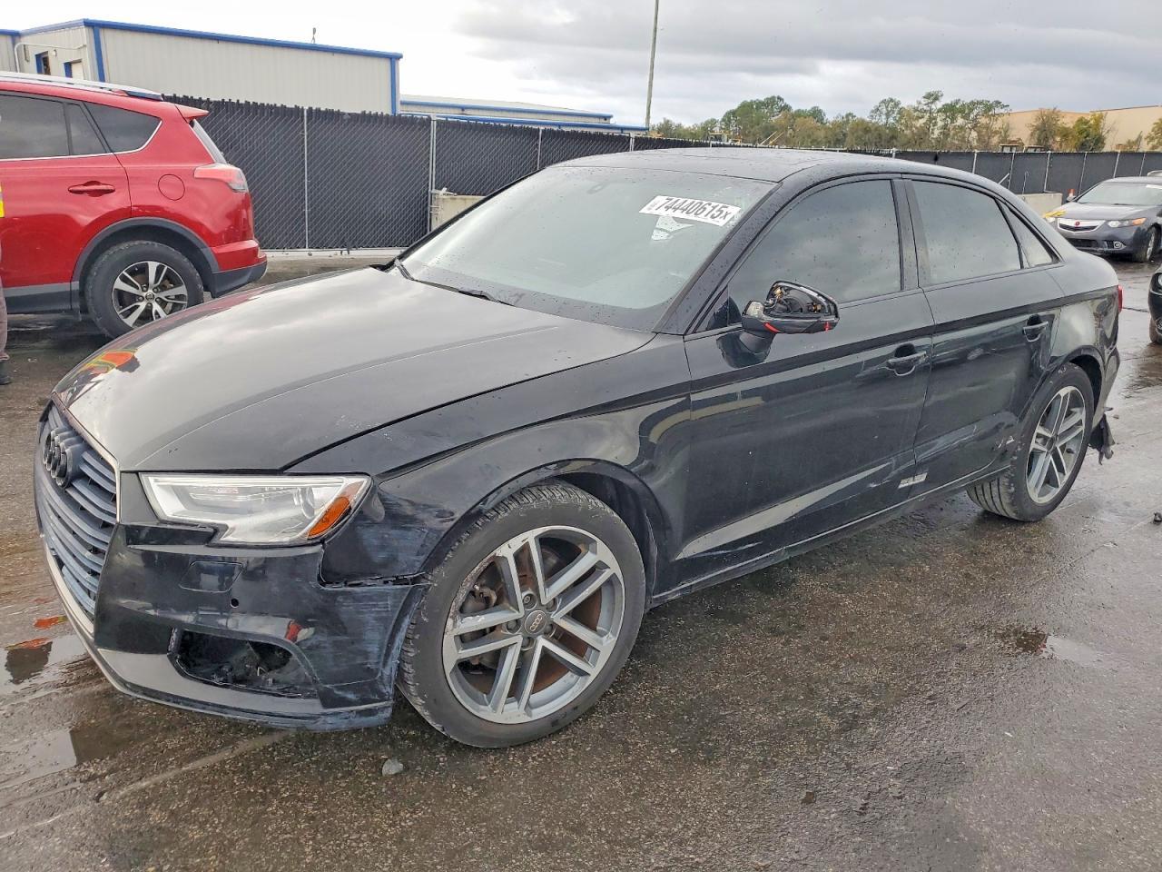 Audi A3 - zdjęcie 1