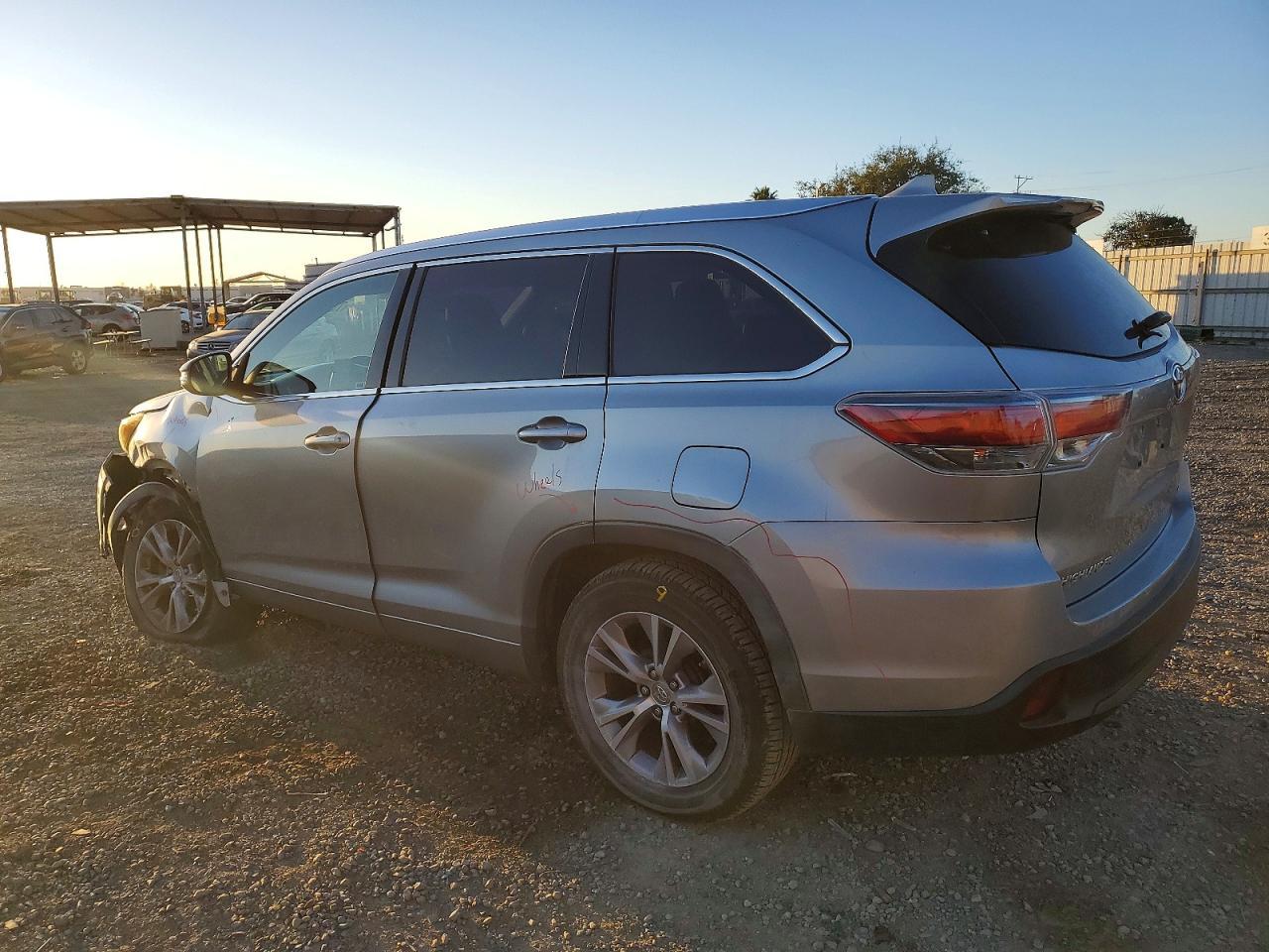 2015 Toyota Highlander Xle - zdjęcie 2