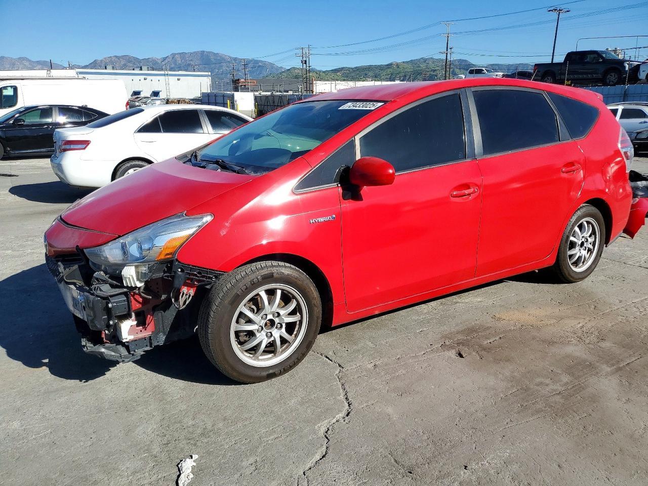 2016 Toyota Prius V - zdjęcie główne