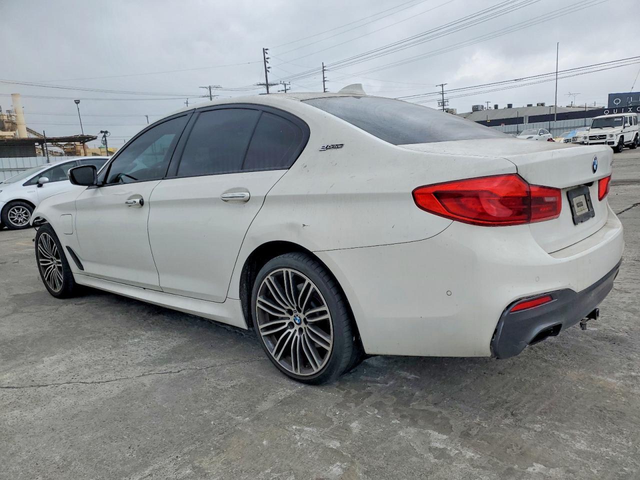 2018 BMW 530E - zdjęcie 2