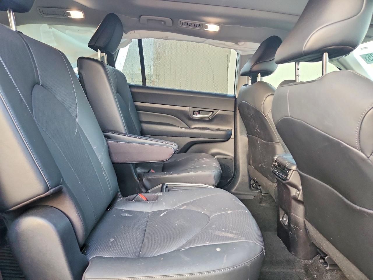 2025 Toyota Grand Highlander Limited - zdjęcie 11