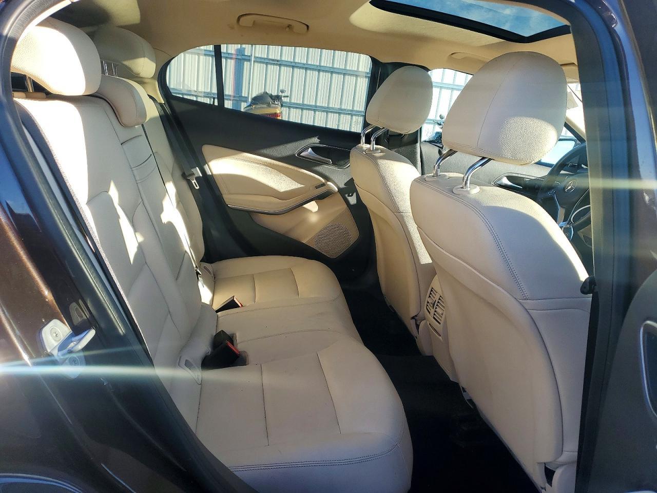 2015 Mercedes-Benz Gla 250 4Matic - zdjęcie 11