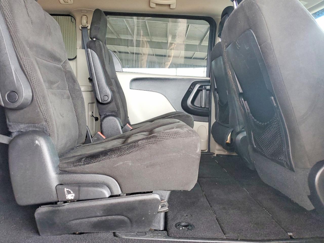 2016 Dodge Grand Caravan Sxt - zdjęcie 11